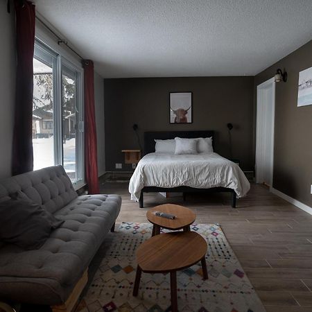 One Bedroom Condo Near Whyte Ave Close To University Edmonton Luaran gambar