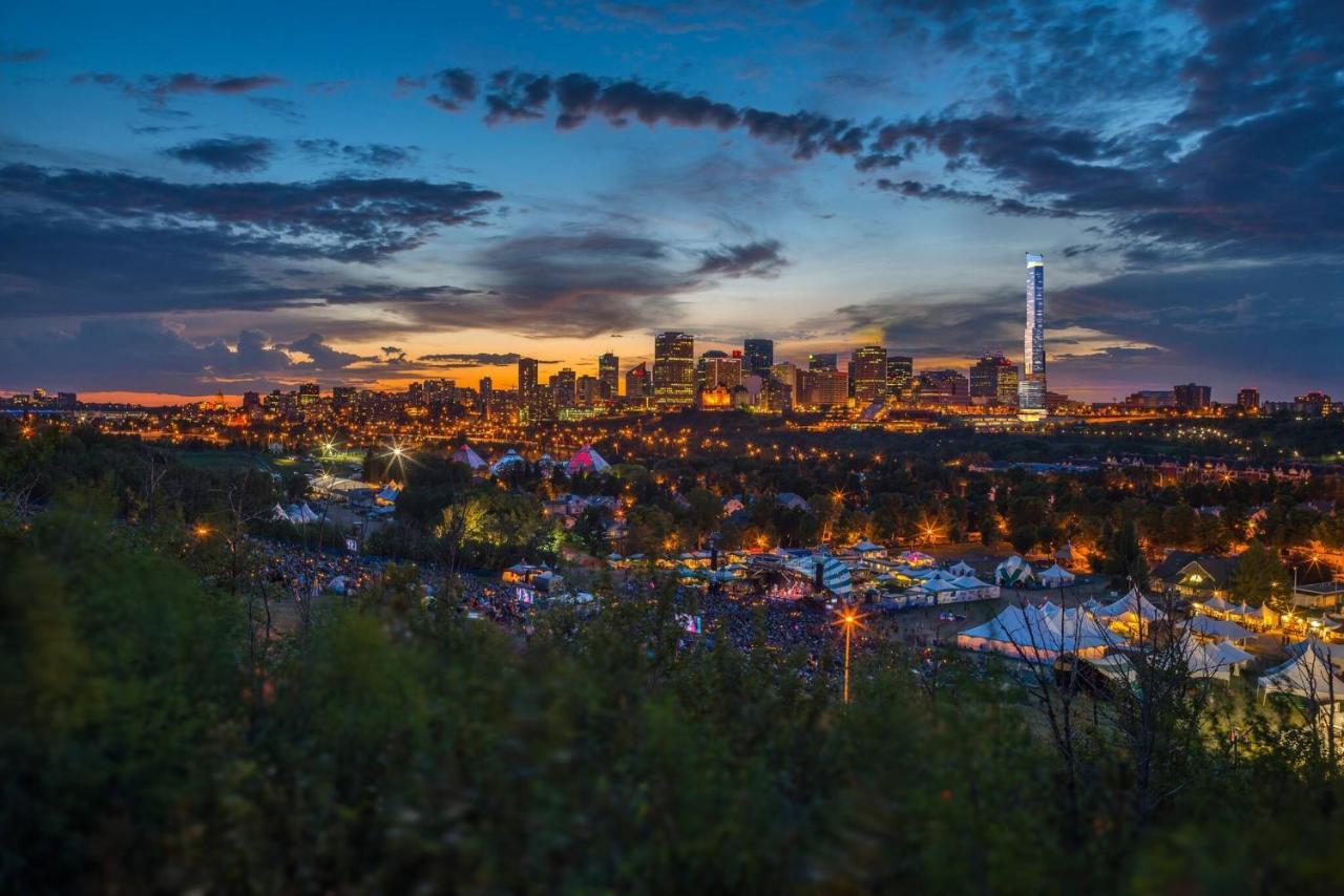 One Bedroom Condo Near Whyte Ave Close To University Edmonton Luaran gambar